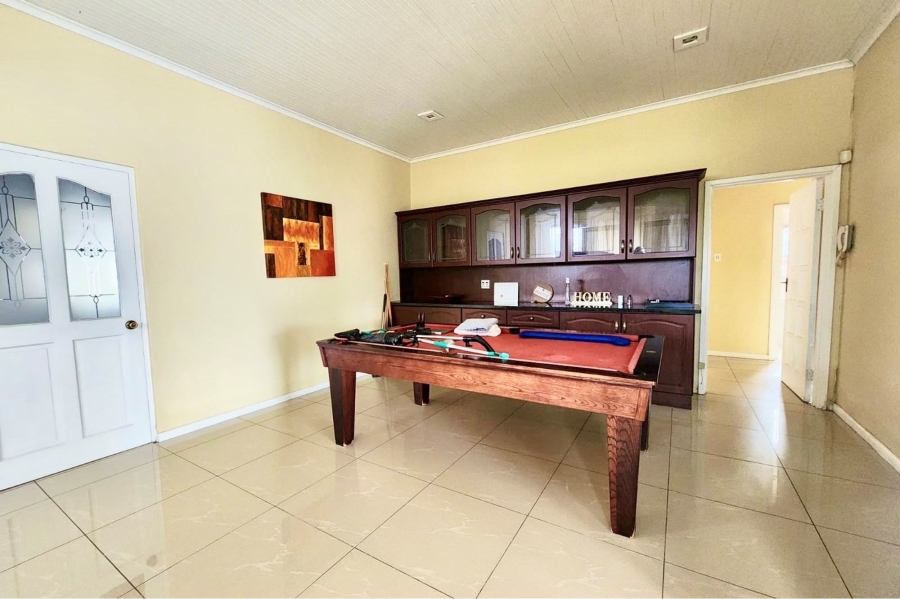 To Let 5 Bedroom Property for Rent in Perridgevale Eastern Cape
